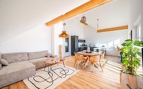 LIBORIA I Traumhafte Ferienwohnung in Aidling am Riegsee